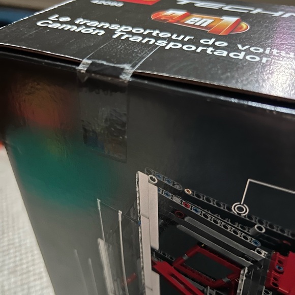 RETIRED LEGO 42098 TECHNIC Car Transporter - Picture 7 of 11